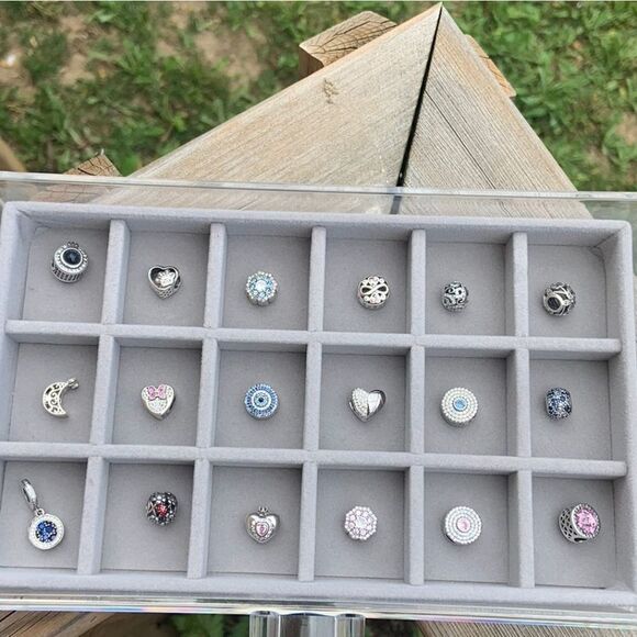 925 Sterling Silver Maple Leaf Canada Charm - Picture 5 of 5